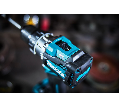 Дрель-шуруповерт аккумуляторная ударная Makita XGT HP001GD201, MAKPAC