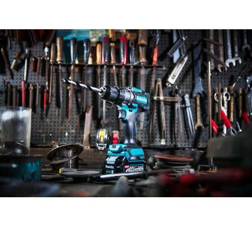 Дрель-шуруповерт аккумуляторная ударная Makita XGT HP001GD201, MAKPAC