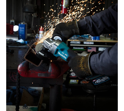 Аккумуляторная угловая шлифмашина Makita XGT GA012GM201