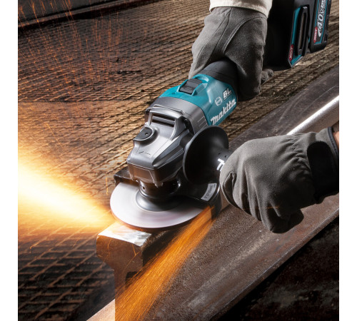 Аккумуляторная угловая шлифмашина Makita XGT GA029GZ