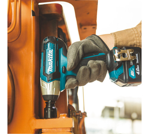 Гайковерт аккумуляторный ударный Makita CXT TW140DWAE, в комплекте с аккумулятором и зарядным устройством