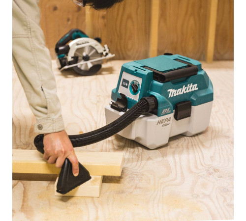 Аккумуляторный пылесос Makita DVC750LZ в коробке