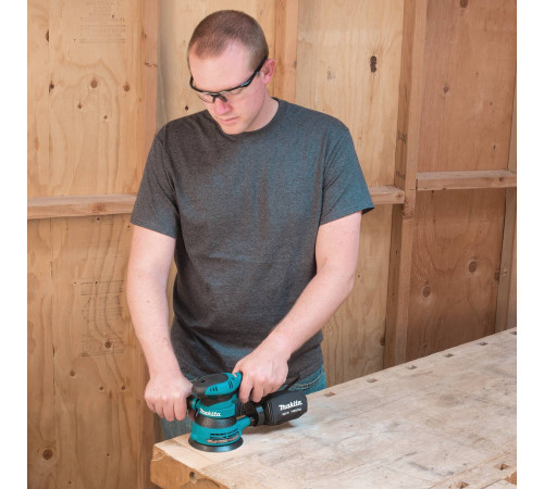 Шлифмашина эксцентриковая Makita BO5040