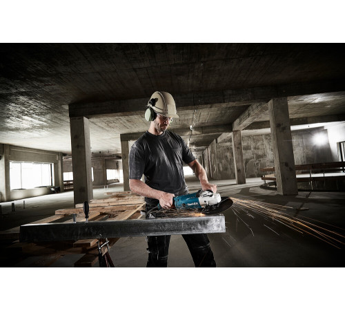 Шлифмашина угловая Makita GA9020SF