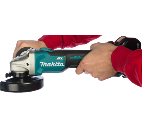 Аккумуляторная углошлифмашина Makita LXT DGA504RF в кейсе