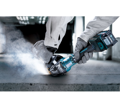 Аккумуляторная угловая шлифмашина Makita XGT GA023GZ