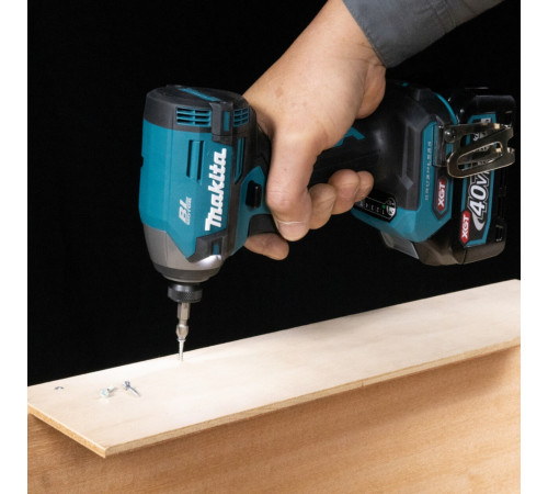 Шуруповерт (винтоверт) ударный аккумуляторный Makita XGT TD003GA201